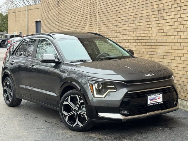 Used 2023 Kia Niro EX Touring image 2