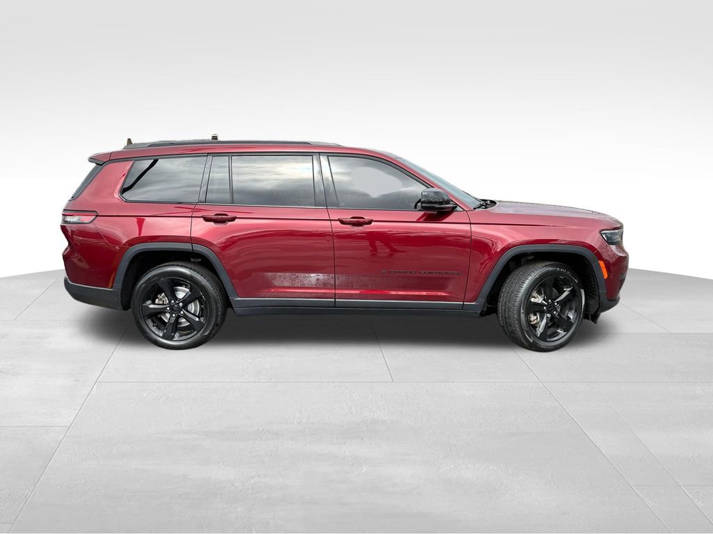 Used 2023 Jeep Grand Cherokee L Laredo image 9