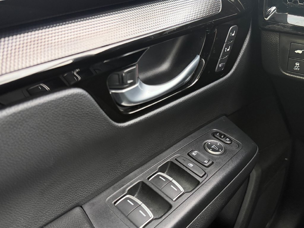 Used 2025 Honda CR-V Sport Touring image 21