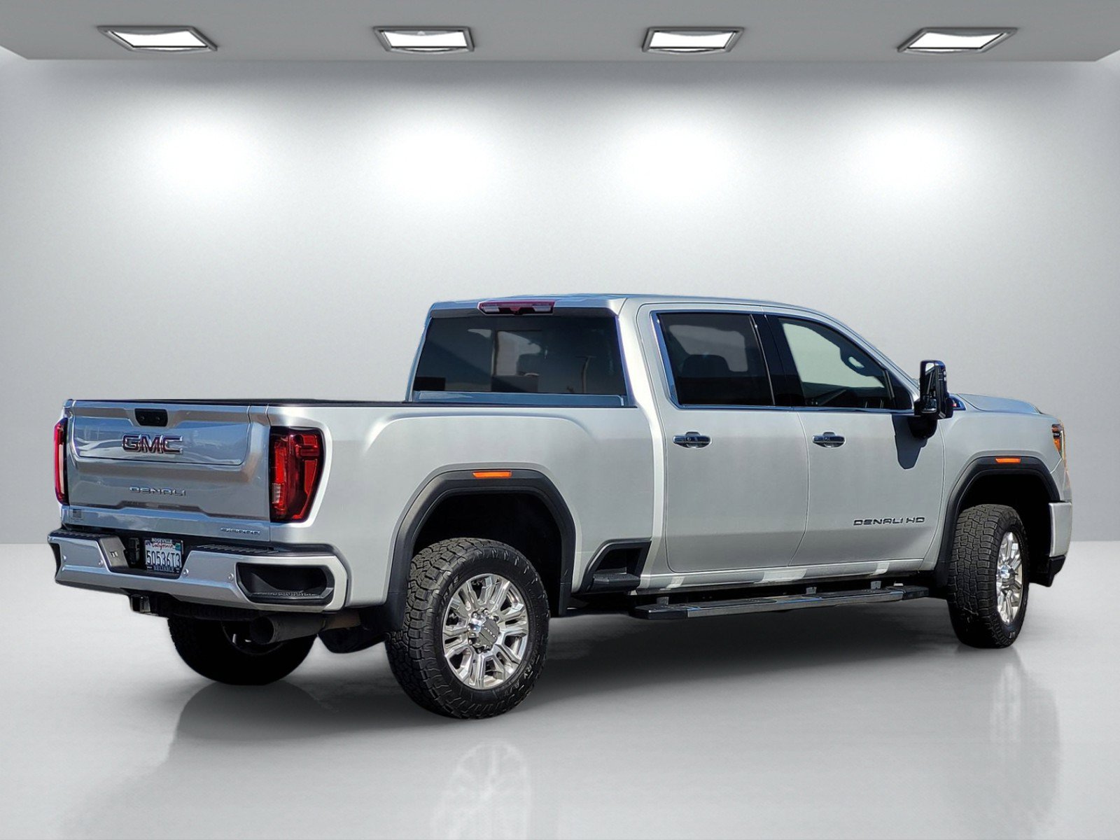 Used 2023 GMC Sierra 3500 Denali AWD/4WD image 4