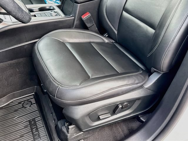 Certified 2022 Ford Explorer XLT w/ Equipment Group 202A AWD/4WD image 26