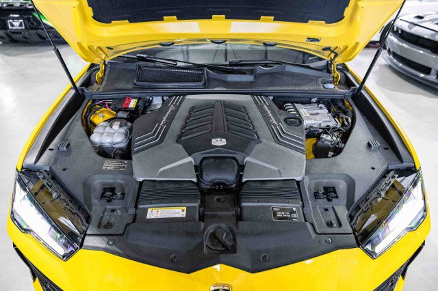 Used 2022 Lamborghini Urus image 14