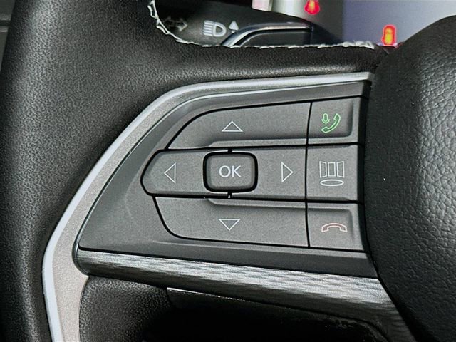 New 2025 Jeep Grand Cherokee Altitude image 28