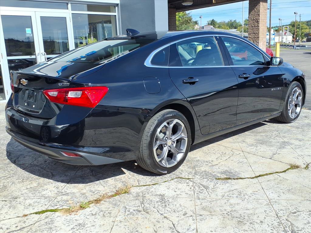 Used 2024 Chevrolet Malibu LT image 3