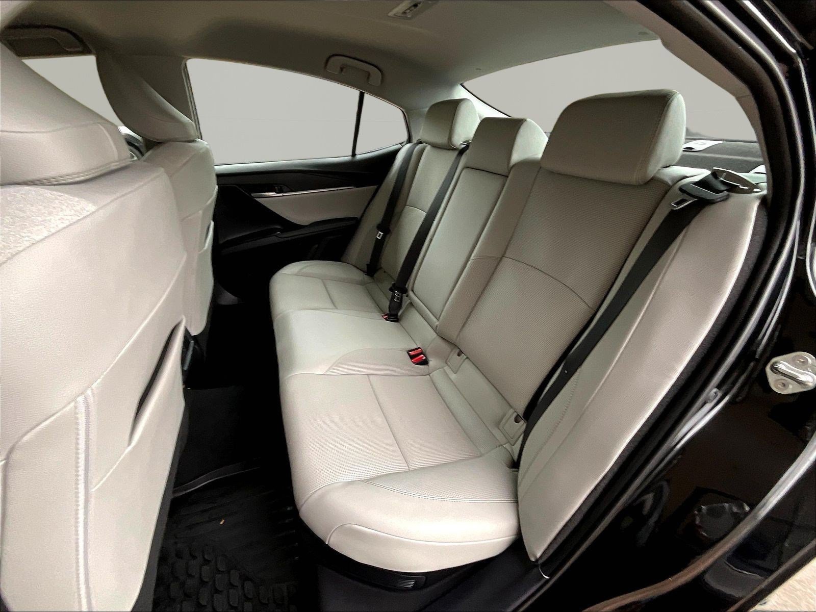 Used 2025 Toyota Camry XLE AWD/4WD image 22