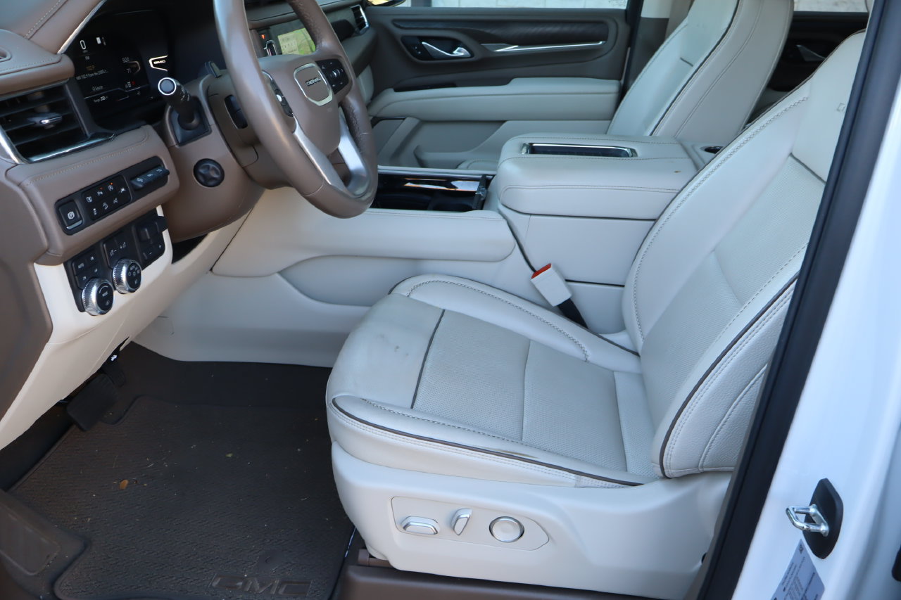 Used 2024 GMC Yukon XL Denali w/ Advanced Technology Package AWD/4WD image 17