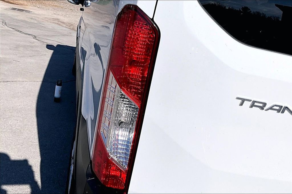 Used 2023 Ford Transit 350 XLT image 20