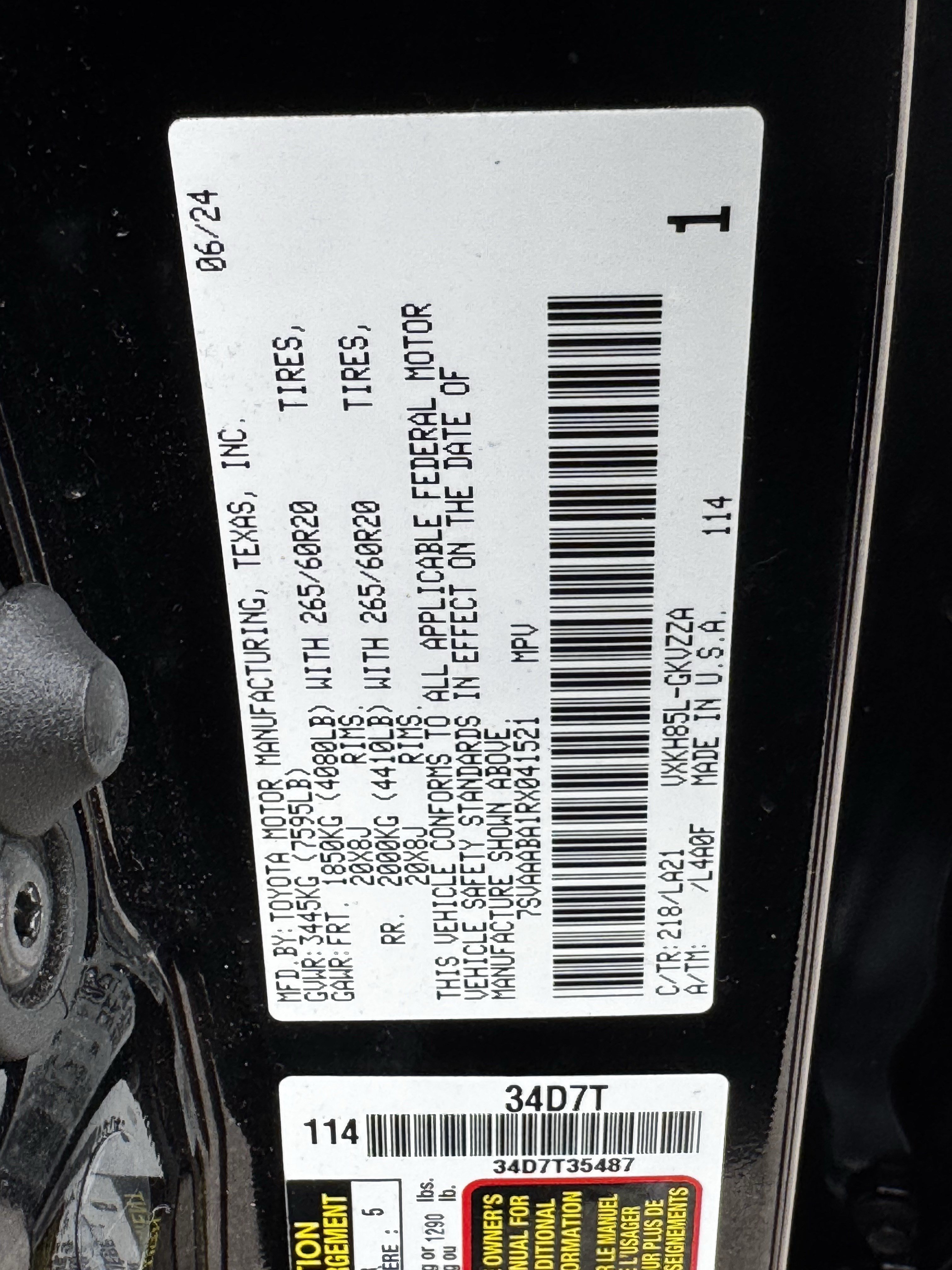 Used 2024 Toyota Sequoia Platinum AWD/4WD image 33