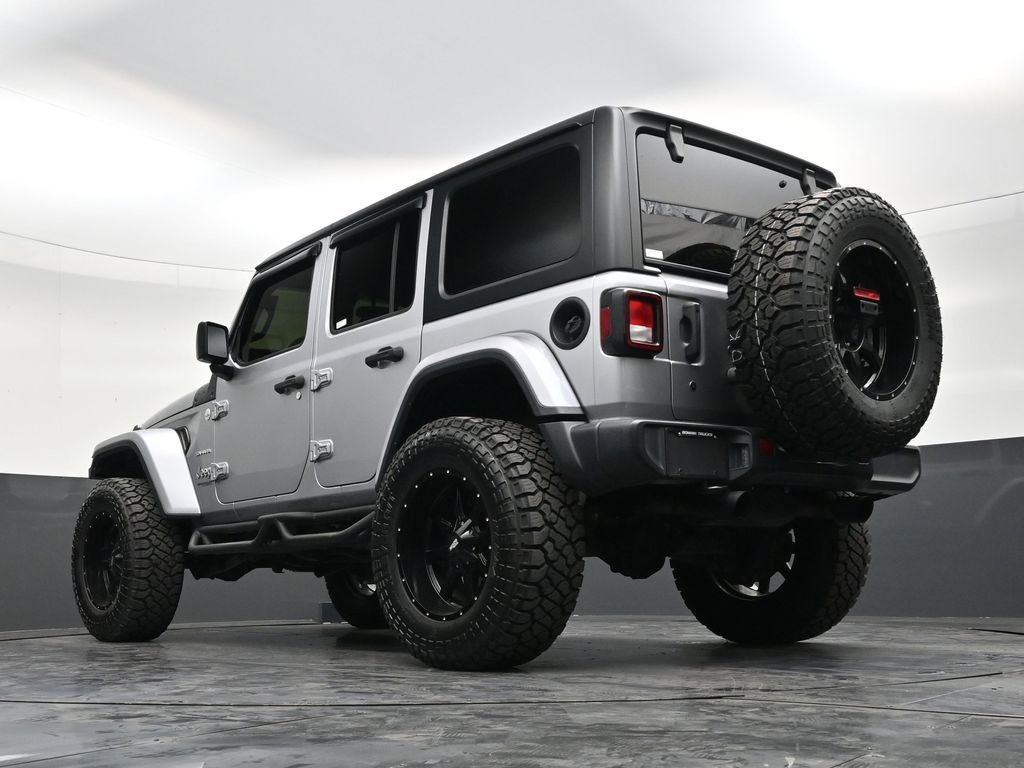 Used 2018 Jeep Wrangler Unlimited Sahara w/ Cold Weather Group image 22