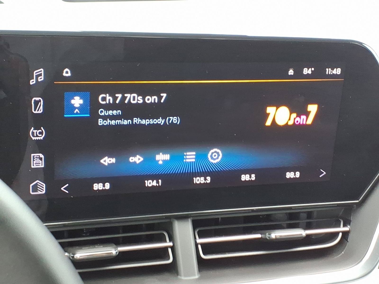 Used 2024 Chevrolet Trax LT w/ Driver Confidence Package FWD image 21
