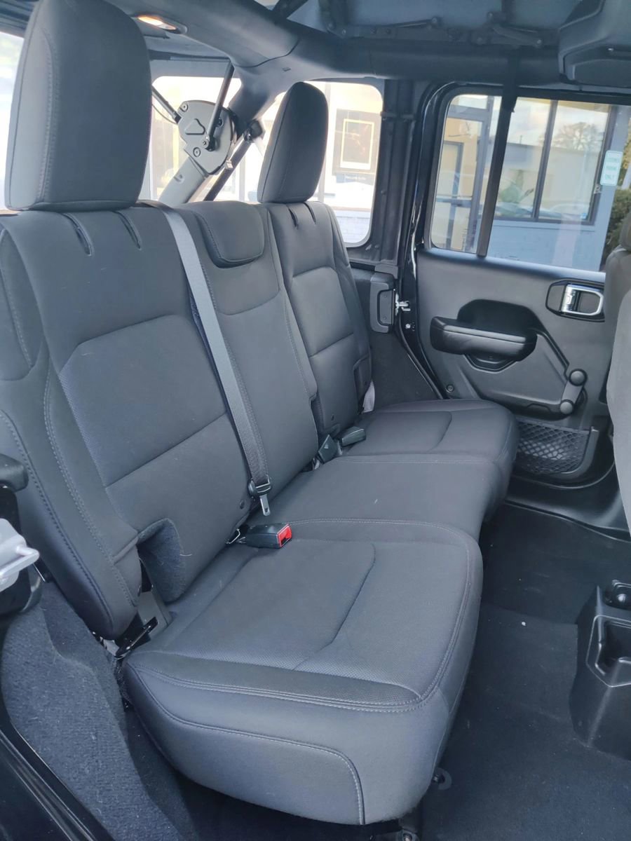 Used 2018 Jeep Wrangler Unlimited Sport image 20
