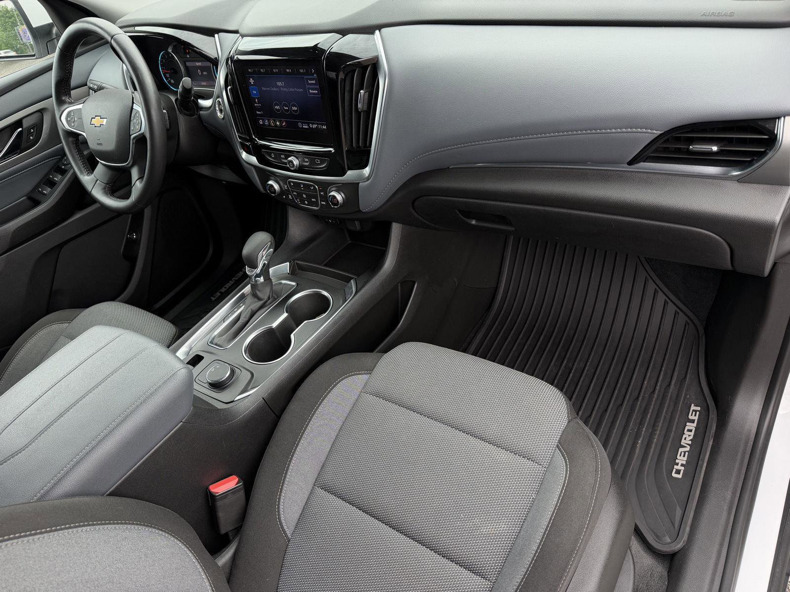 Used 2021 Chevrolet Traverse LT FWD image 23