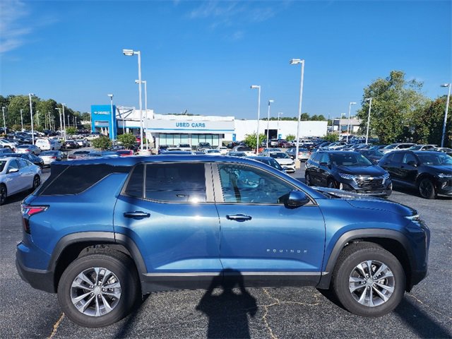 Used 2025 Chevrolet Equinox LT w/ Safety and Technology Package image 8