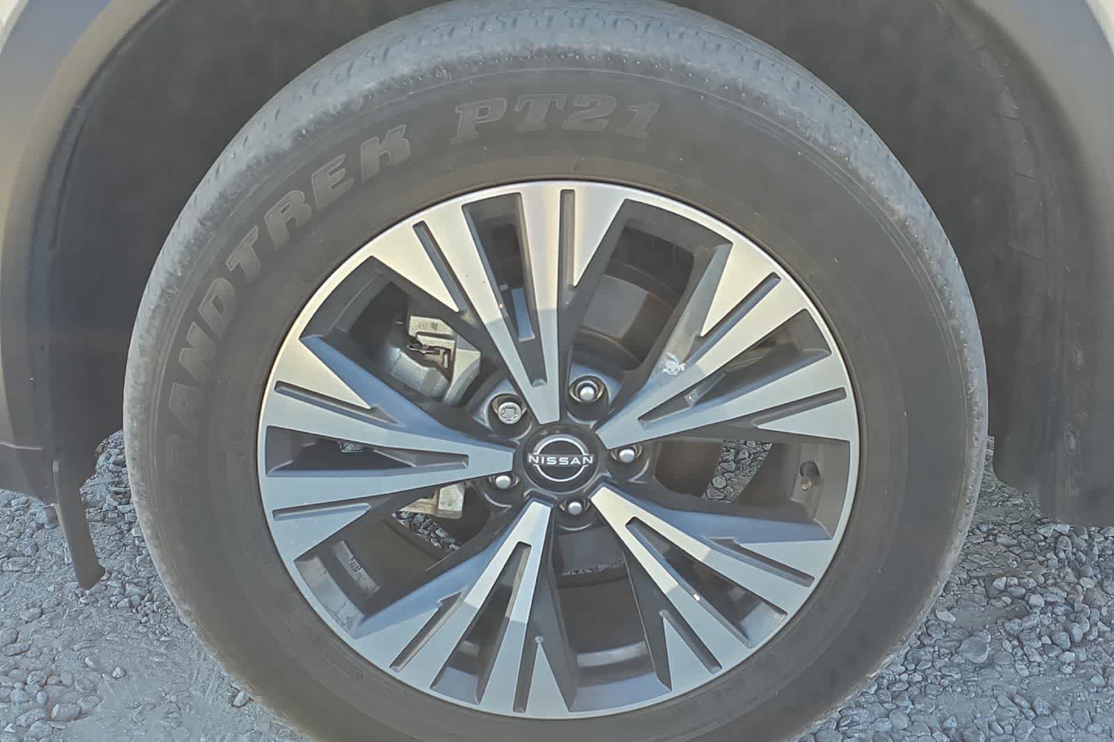 Used 2023 Nissan Rogue SV FWD image 12