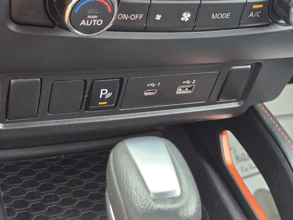 Used 2022 Nissan Frontier PRO-4X w/ Technology Package image 19