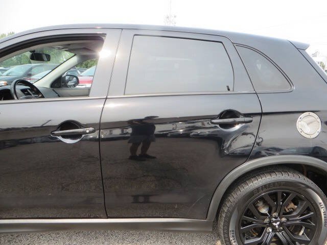 Used 2018 Mitsubishi Outlander Sport ES AWD/4WD image 36