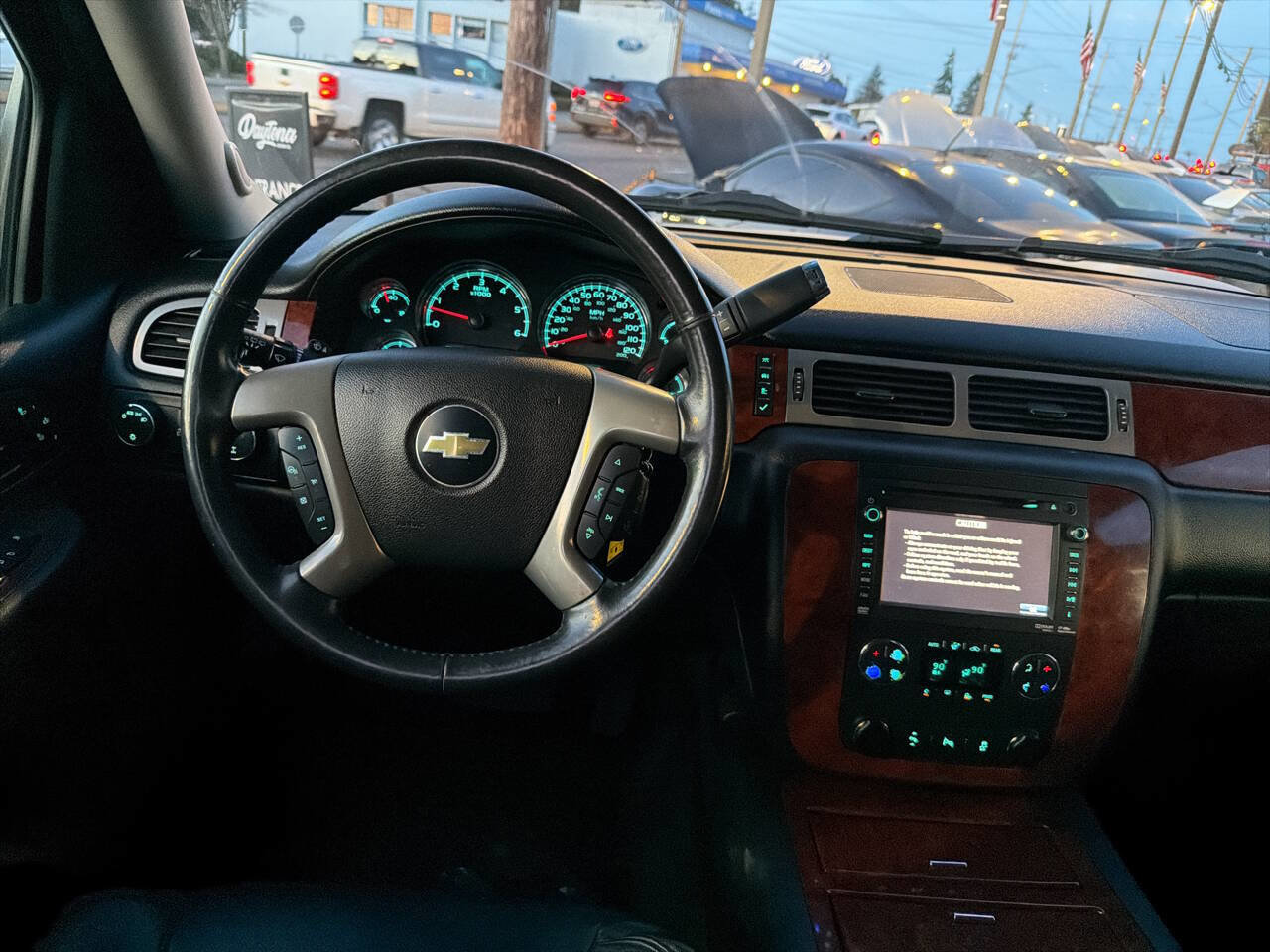 Used 2013 Chevrolet Suburban LTZ image 27