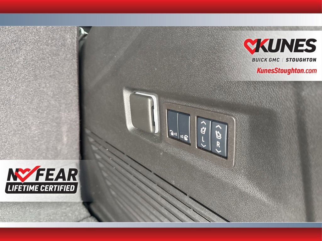 Used 2025 GMC Yukon Denali image 42