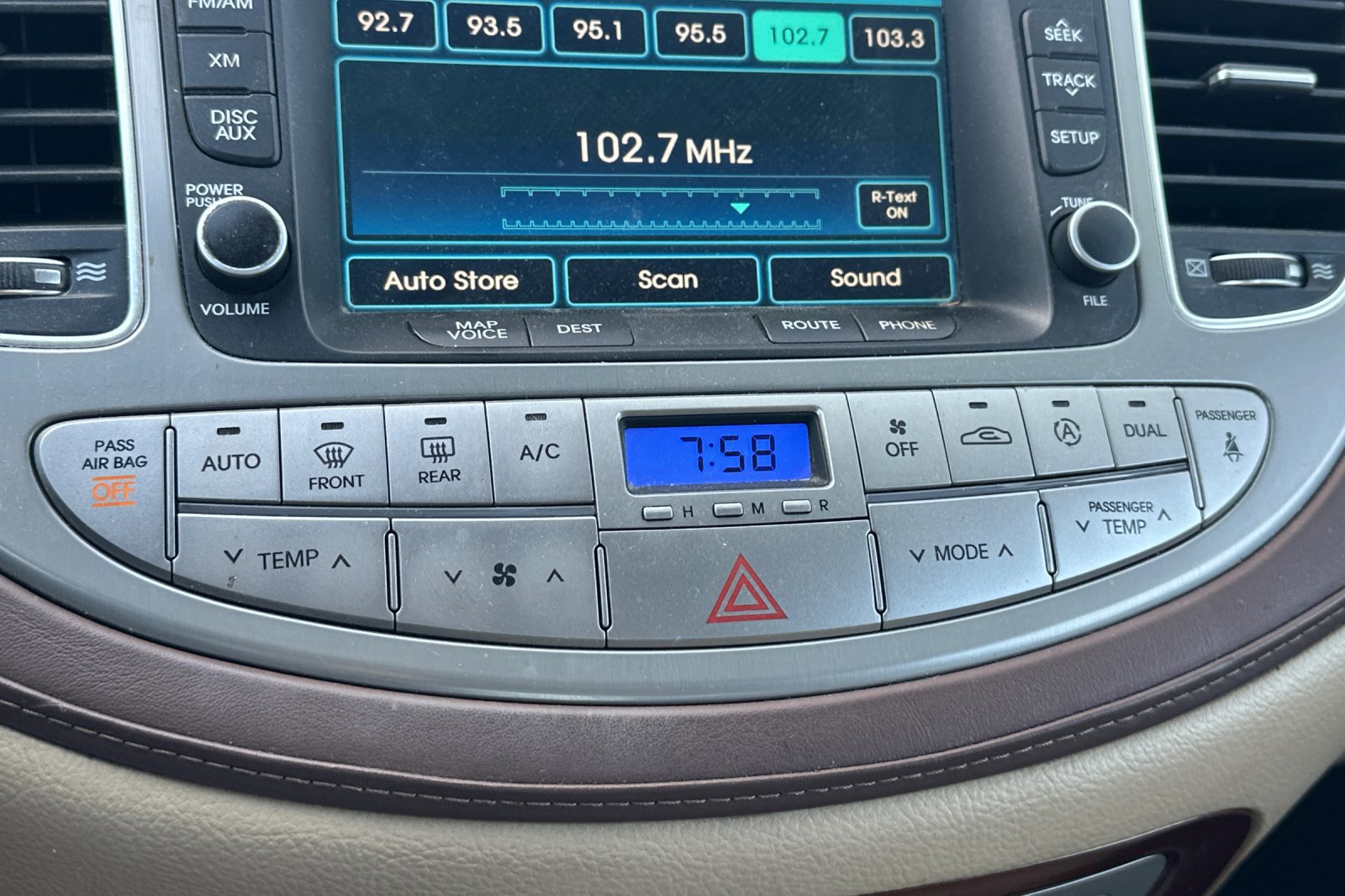 Used 2012 Hyundai Genesis 3.8 w/ Premium Pkg image 20