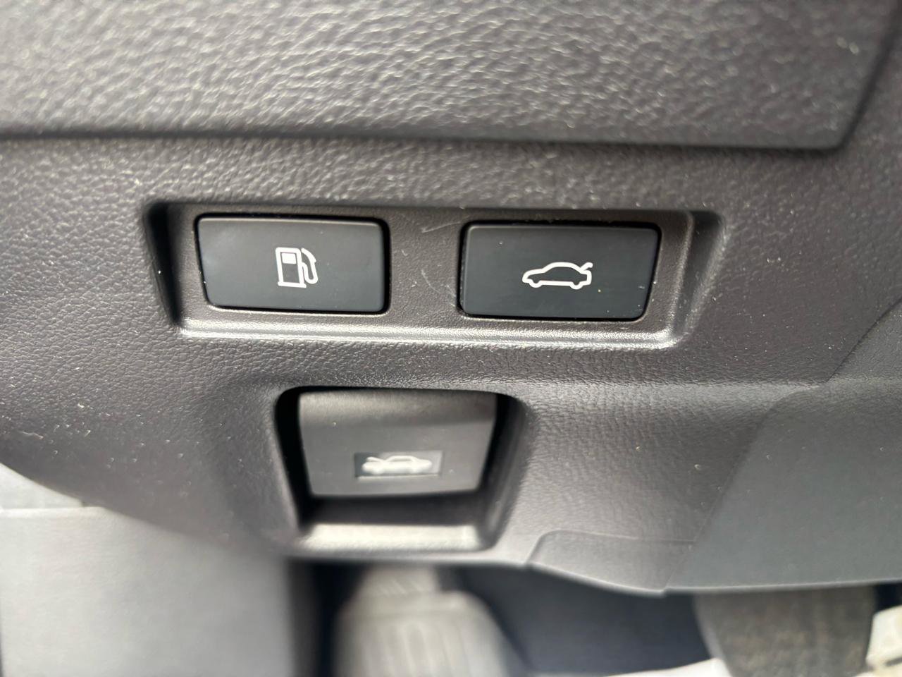 Used 2023 Lexus ES 350 w/ Accessory Package (Z1) image 17