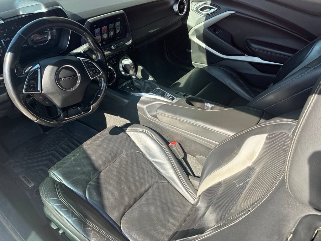 Used 2016 Chevrolet Camaro LT RWD image 12