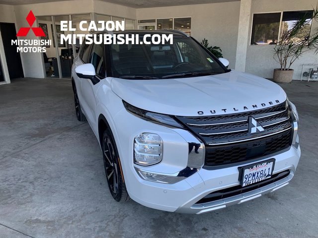 Used 2024 Mitsubishi Outlander SEL image 1