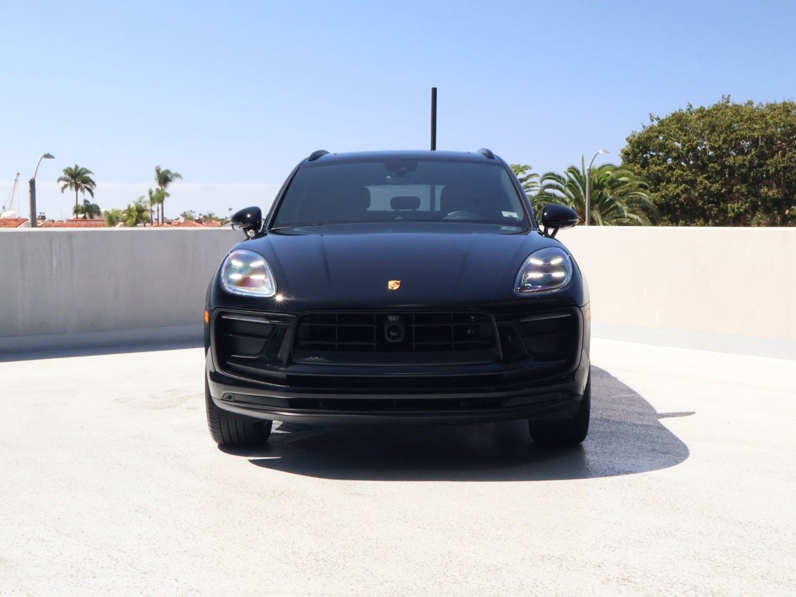 Certified 2026 Porsche Macan AWD/4WD image 6