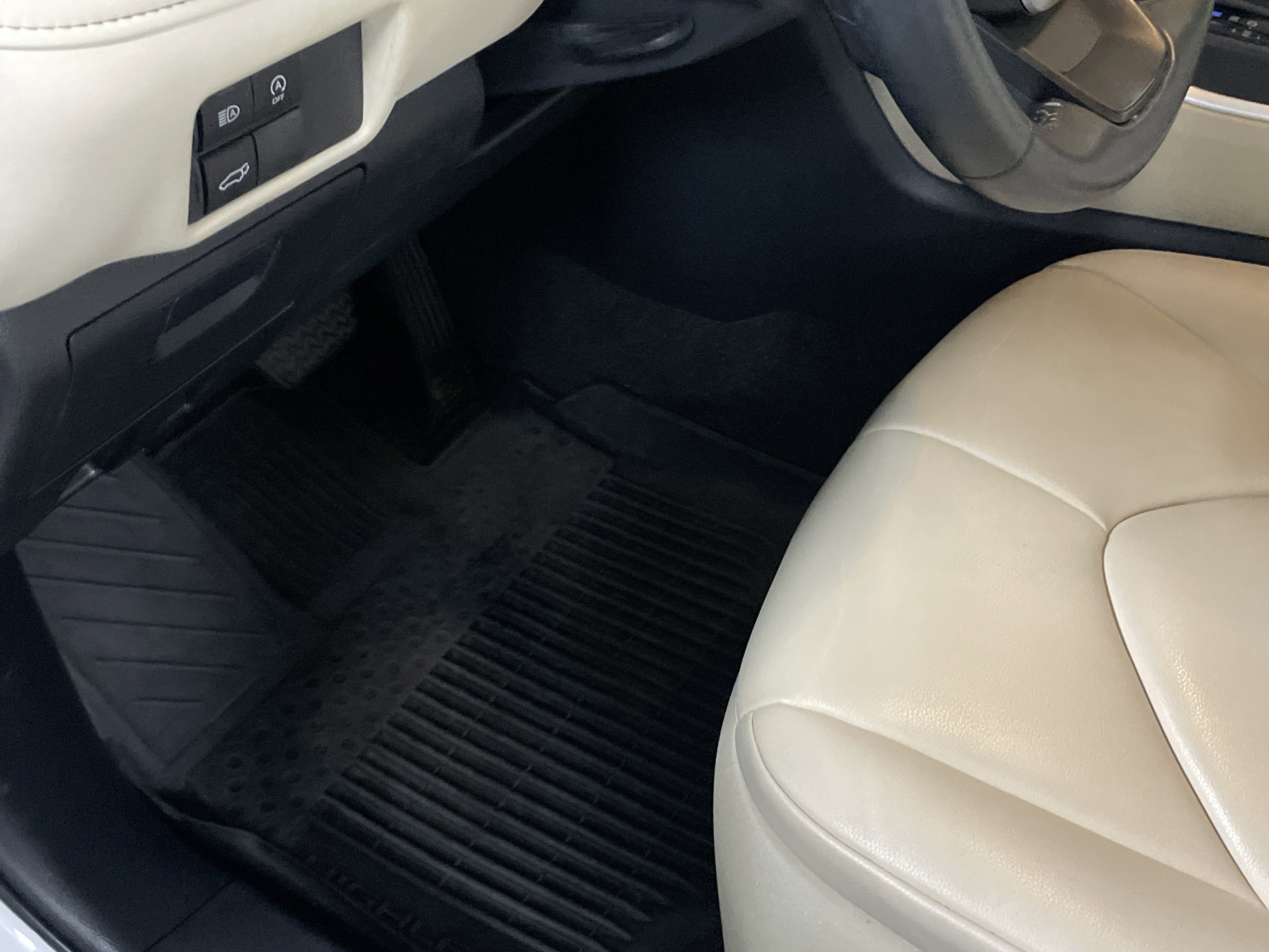 Used 2023 Toyota Highlander XLE image 17