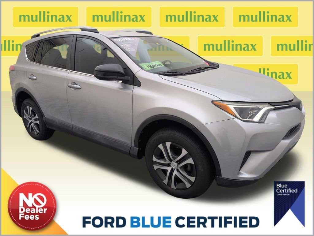 Used 2017 Toyota RAV4 LE FWD image 1