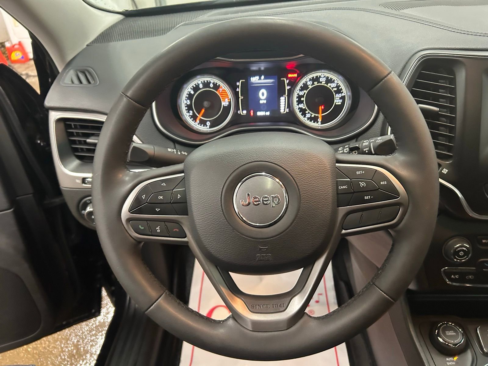 Certified 2021 Jeep Cherokee Latitude Lux w/ Sun & Sound Group image 15