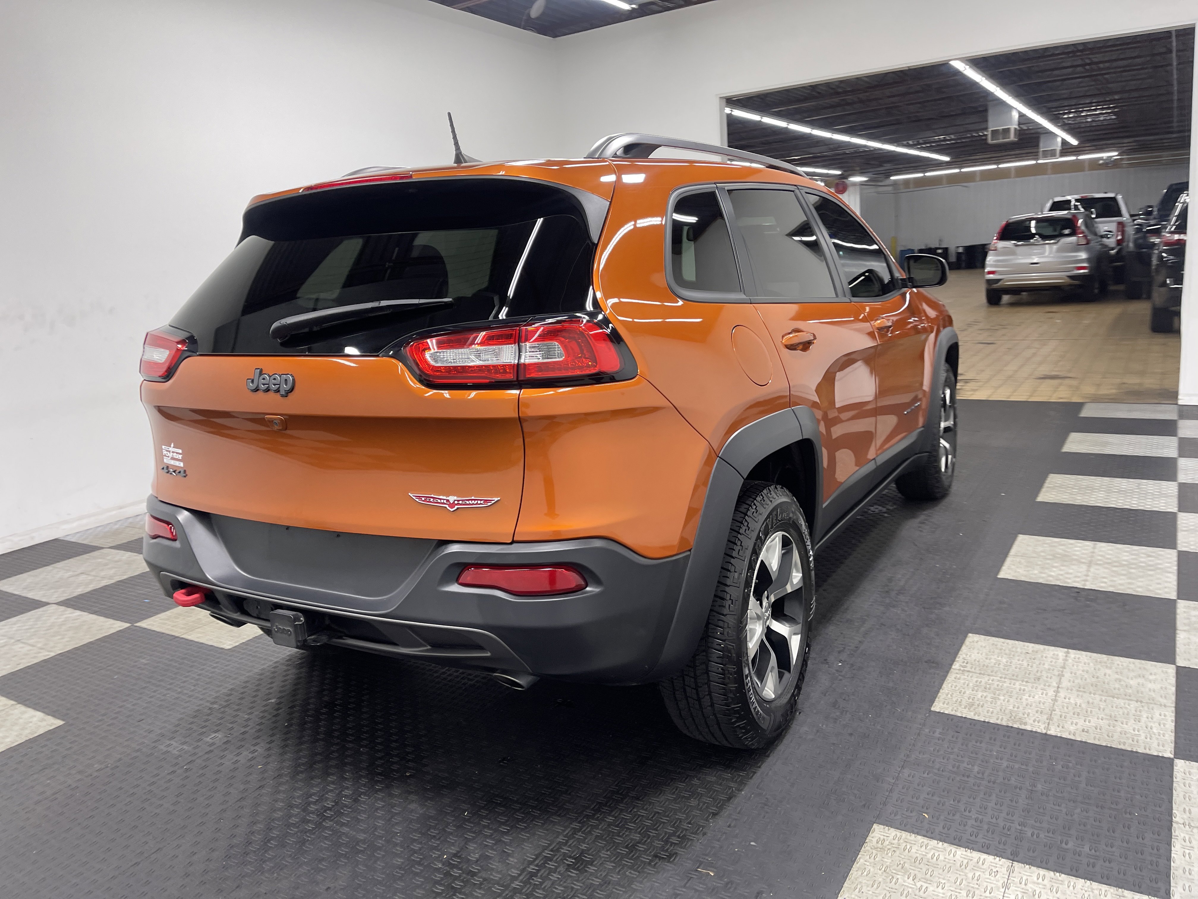 Used 2016 Jeep Cherokee Trailhawk w/ Comfort/Convenience Group AWD/4WD image 5