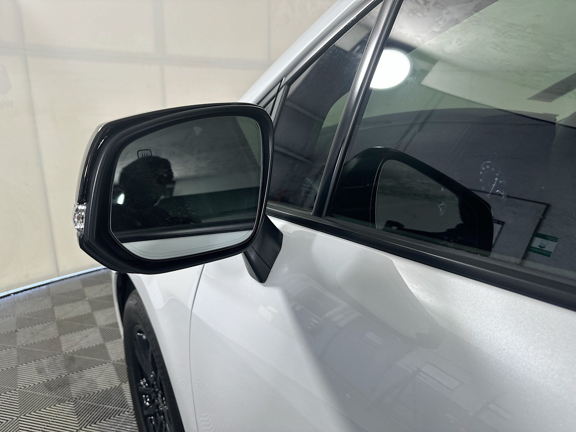 Used 2023 Toyota Sienna Limited FWD image 10