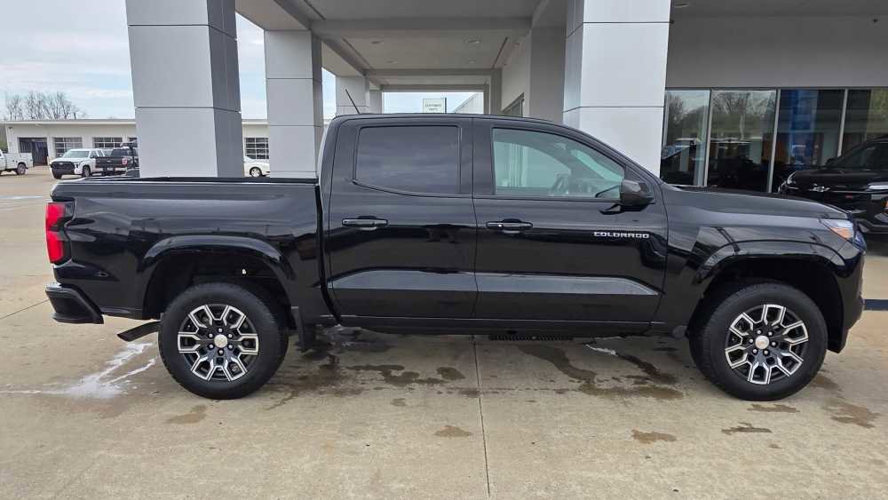 Used 2024 Chevrolet Colorado LT w/ LT Convenience Package III RWD image 7