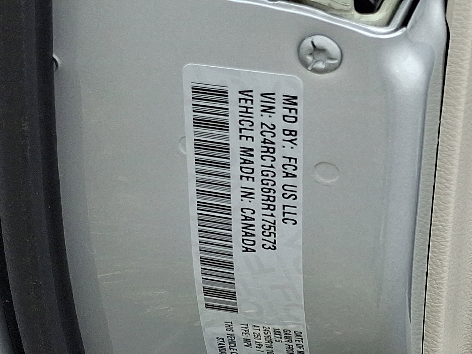 Used 2024 Chrysler Pacifica Limited image 25