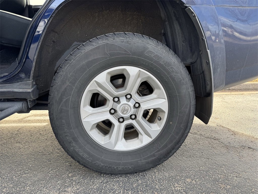 Used 2016 Toyota 4Runner Limited image 12