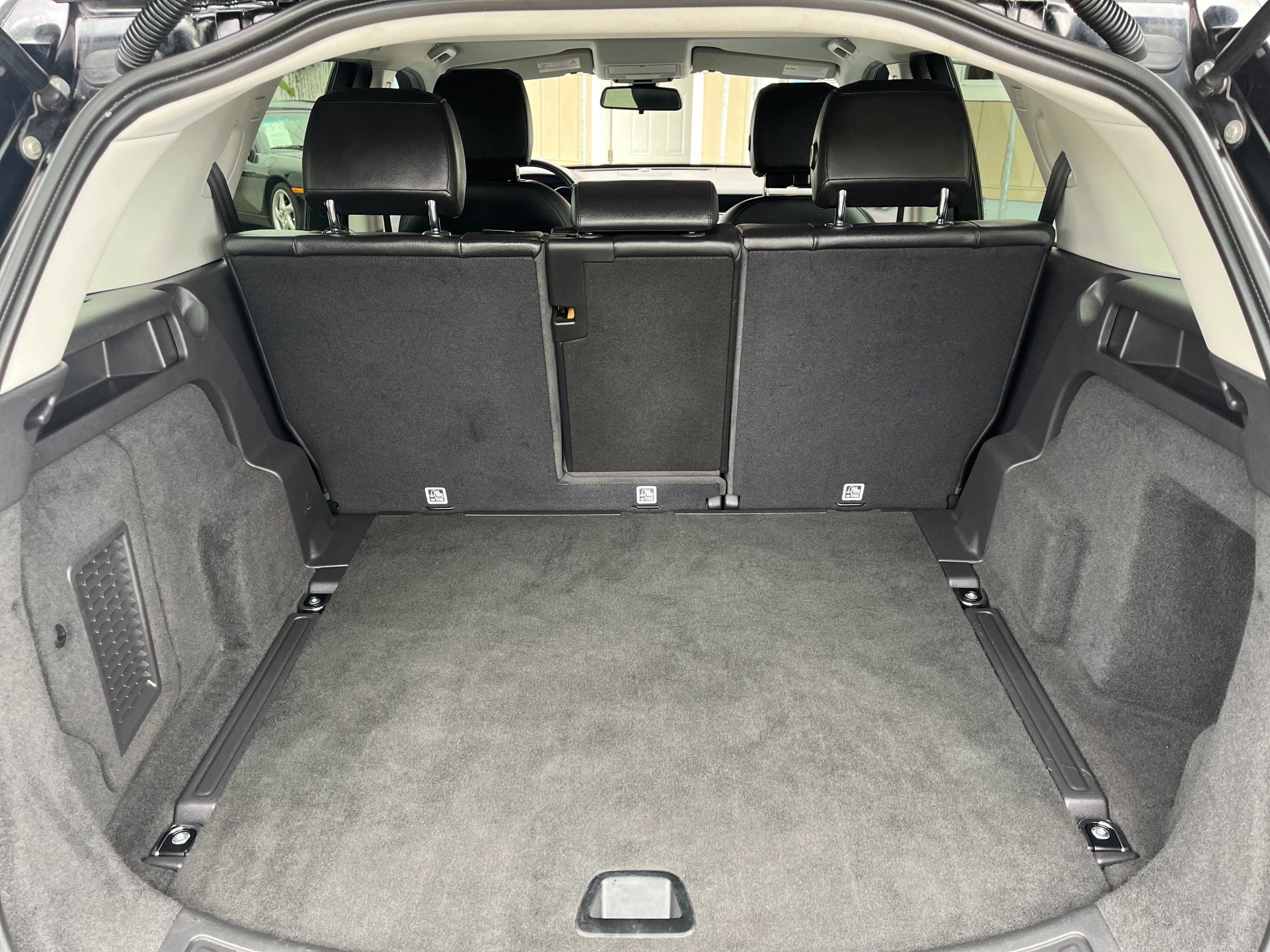 Used 2019 Land Rover Discovery Sport SE AWD/4WD image 15