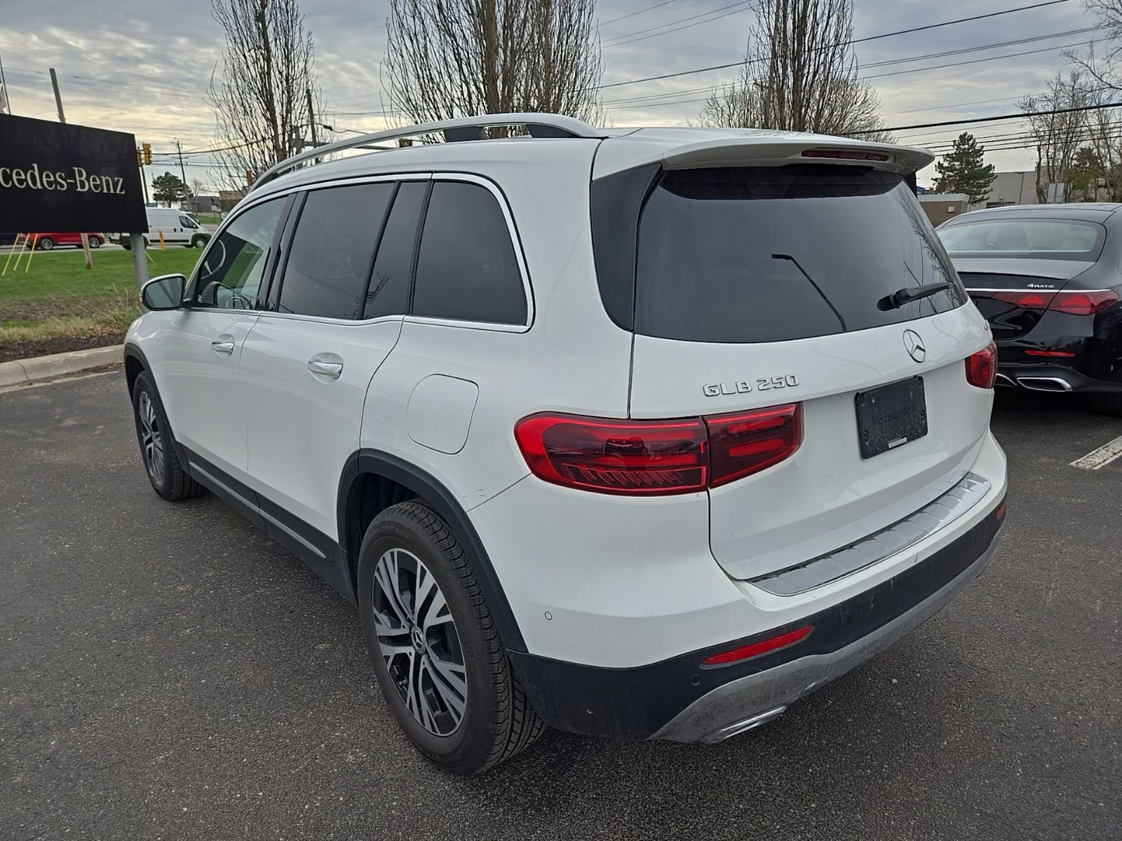 Certified 2025 Mercedes-Benz GLB 250 4MATIC image 3