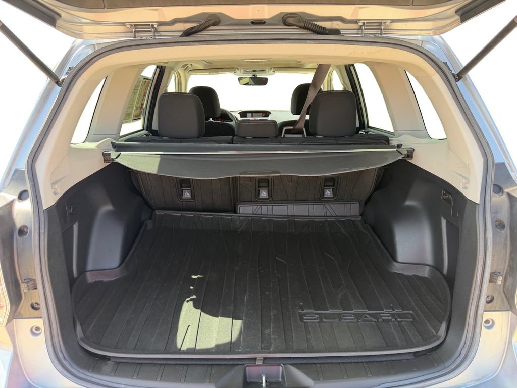 Used 2018 Subaru Forester 2.5i Premium w/ All-Weather Package AWD/4WD image 18