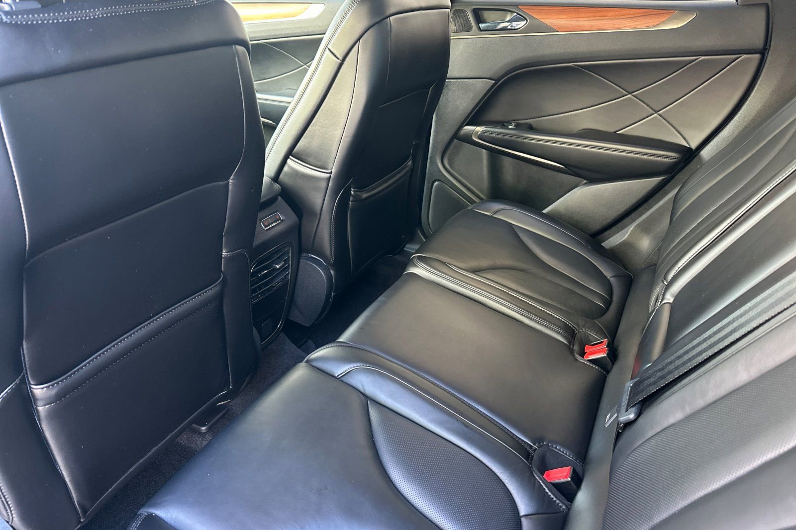 Used 2017 Lincoln MKC Select w/ Select Plus Package image 12