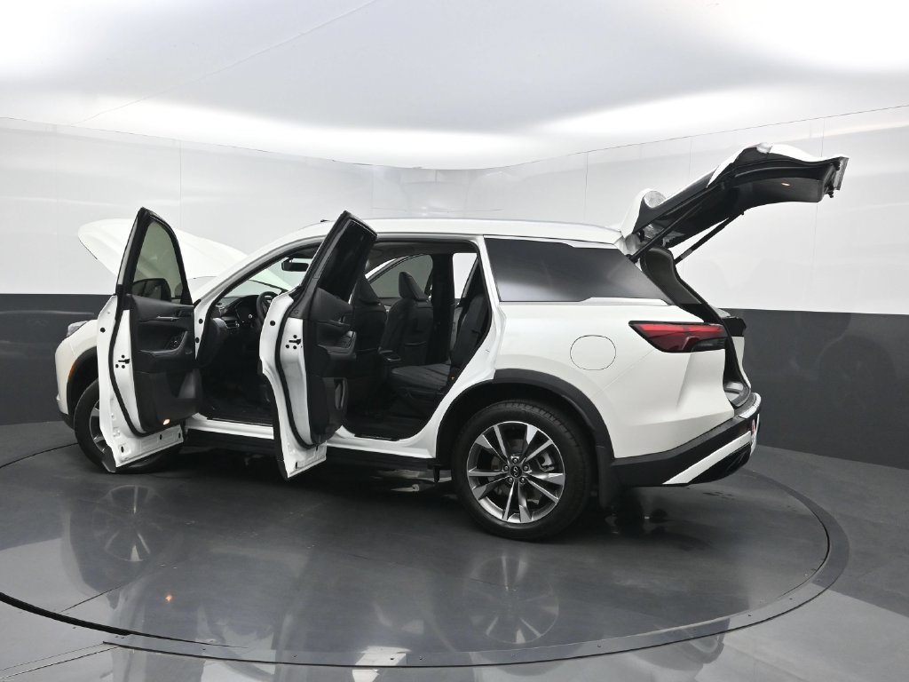 Used 2023 INFINITI QX60 Luxe w/ Cargo Package FWD image 41