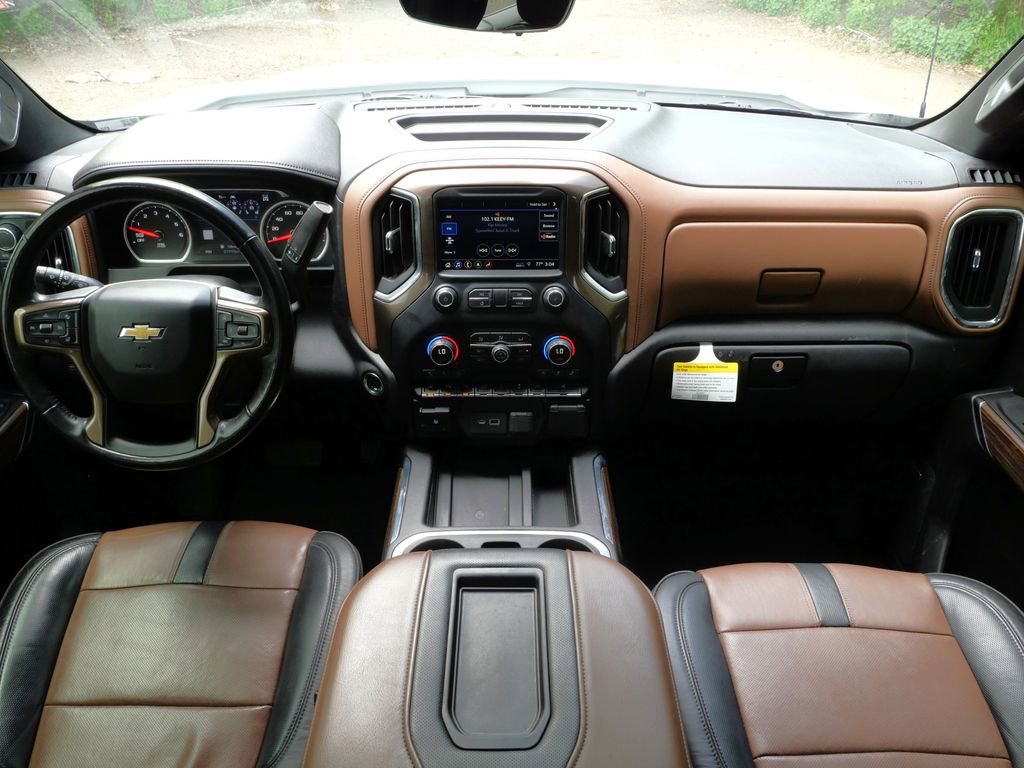 Used 2019 Chevrolet Silverado 1500 High Country w/ Technology Package AWD/4WD image 17