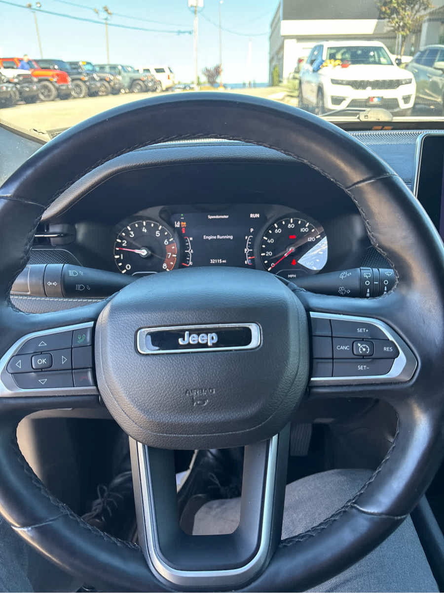Used 2022 Jeep Compass Latitude w/ Convenience Group AWD/4WD image 11