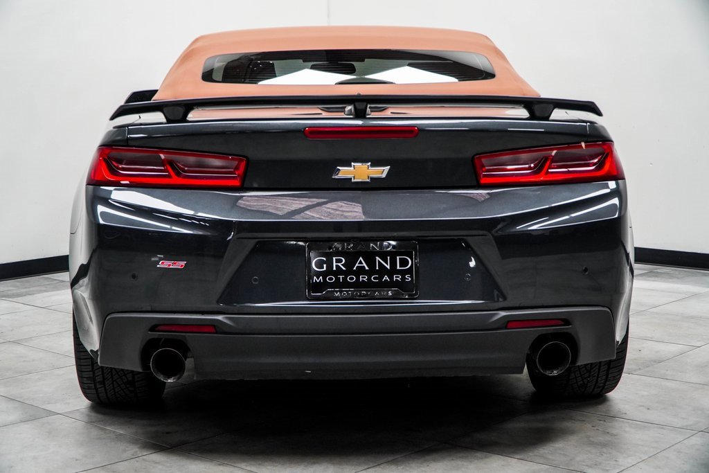 Used 2017 Chevrolet Camaro SS image 10