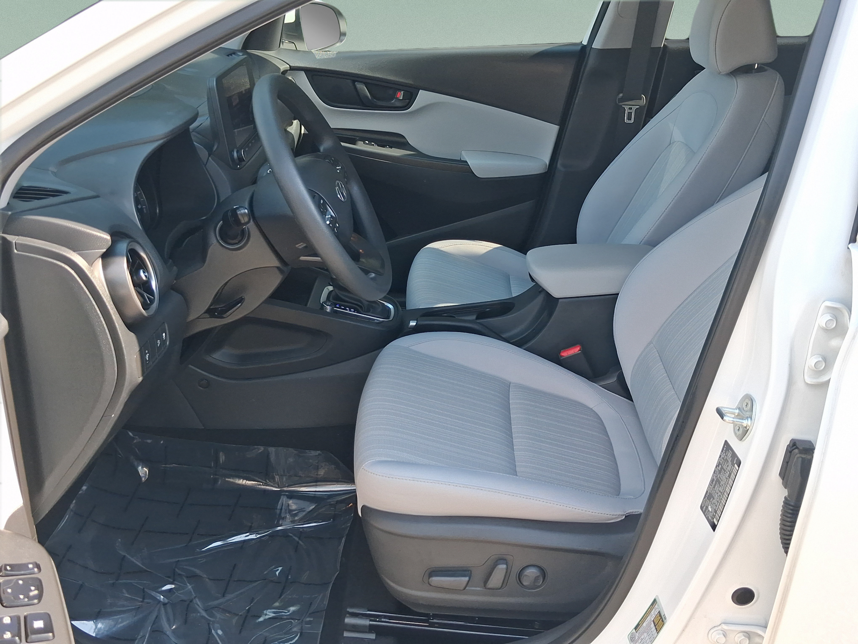 Used 2023 Hyundai Kona SEL AWD/4WD image 17