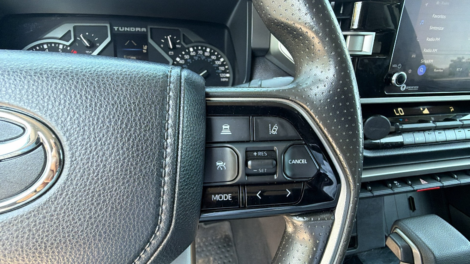 Used 2022 Toyota Tundra SR5 w/ SR5 Convenience Package AWD/4WD image 28