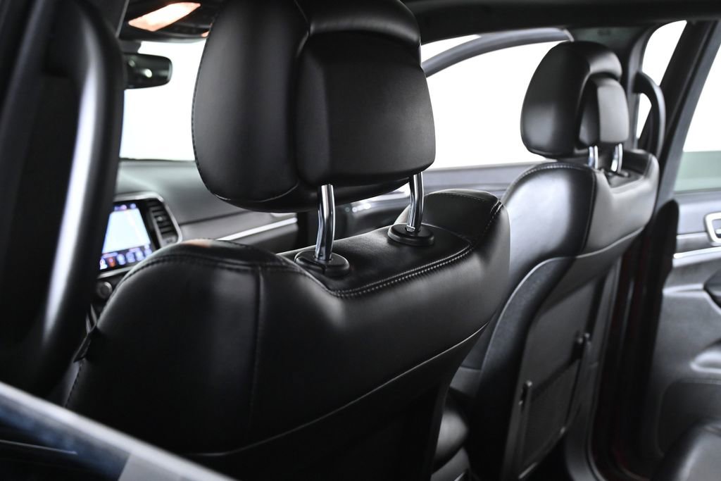 Used 2020 Jeep Grand Cherokee Limited w/ Premium Lighting Group image 27