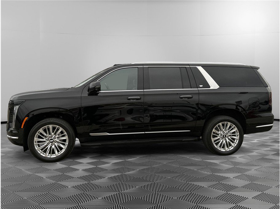 Used 2025 Cadillac Escalade ESV Premium Luxury image 2