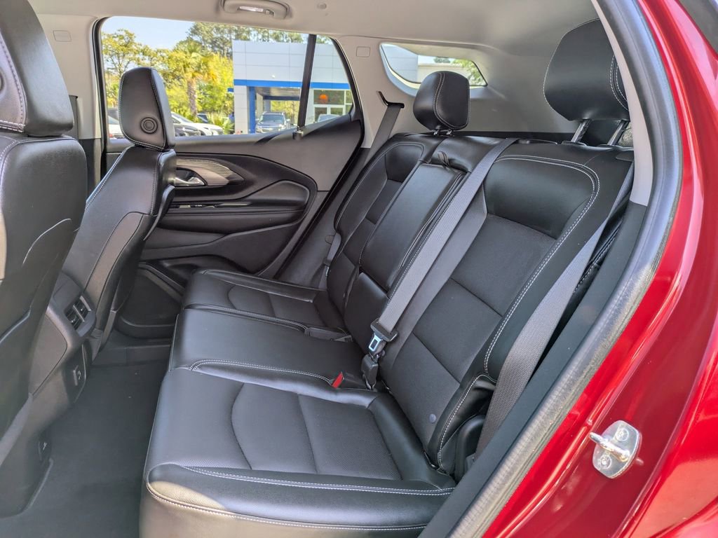 Used 2024 GMC Terrain SLT w/ Infotainment Package II image 15