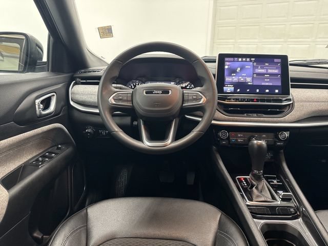 Used 2024 Jeep Compass Latitude AWD/4WD image 19