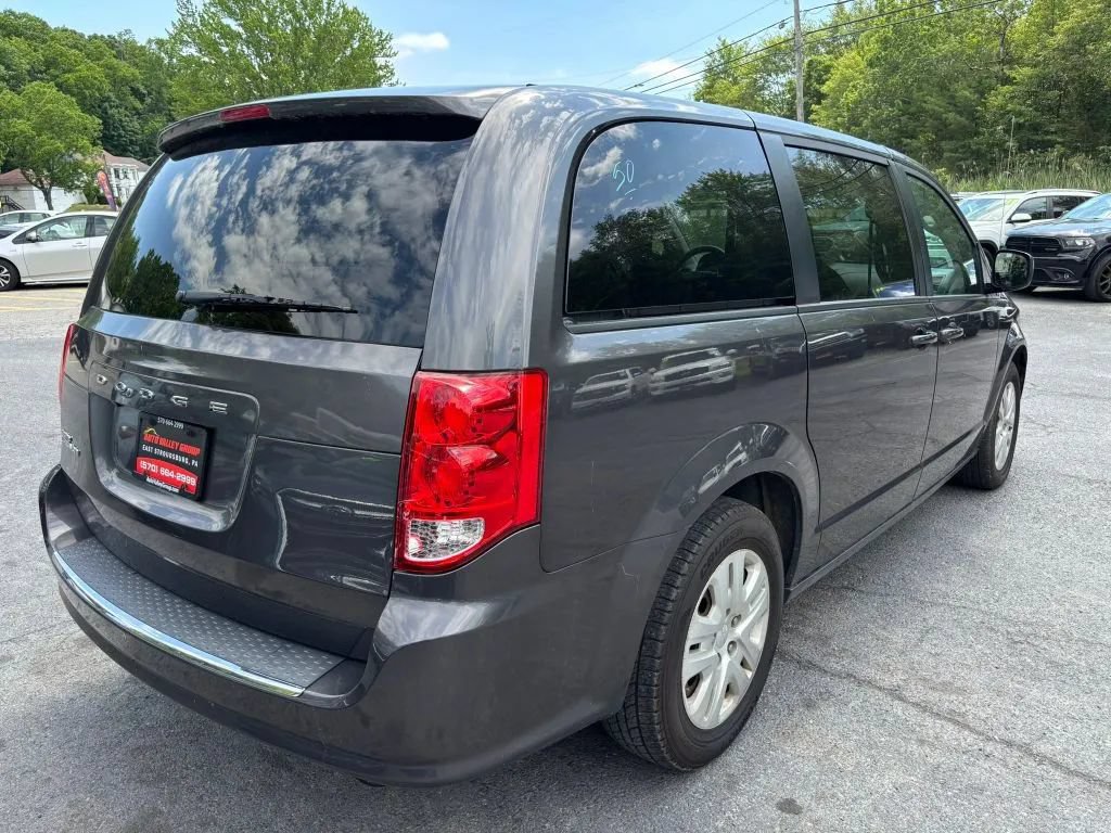 Used 2018 Dodge Grand Caravan SE w/ UConnect Hands-Free Group FWD image 8